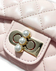 Pearl Closure Quilted Purse Black