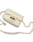 Pearl Closure Quilted Purse Black