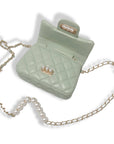 Pearl Closure Quilted Purse Black