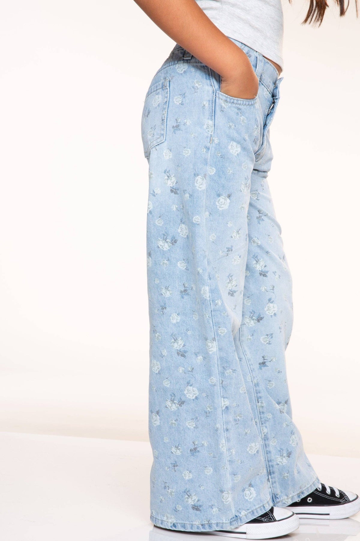 Relaxed Wide Leg Jeans (Copy)