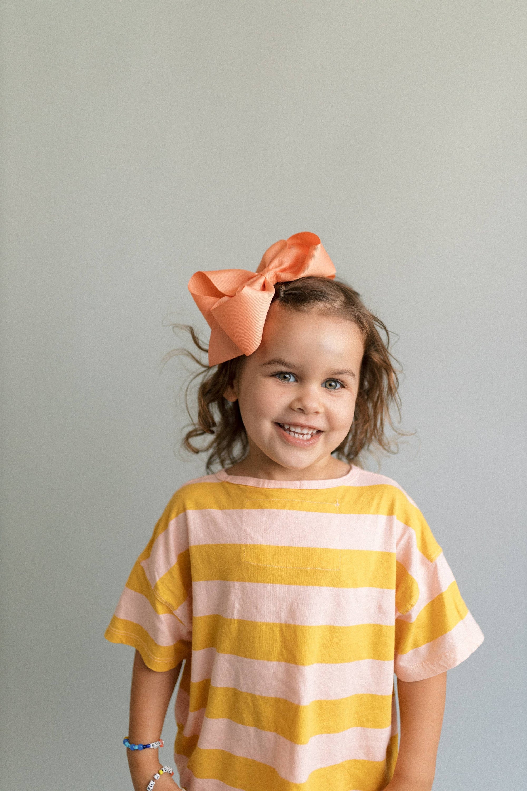 Giant (7 in.) Classic Grosgrain Bow by Color