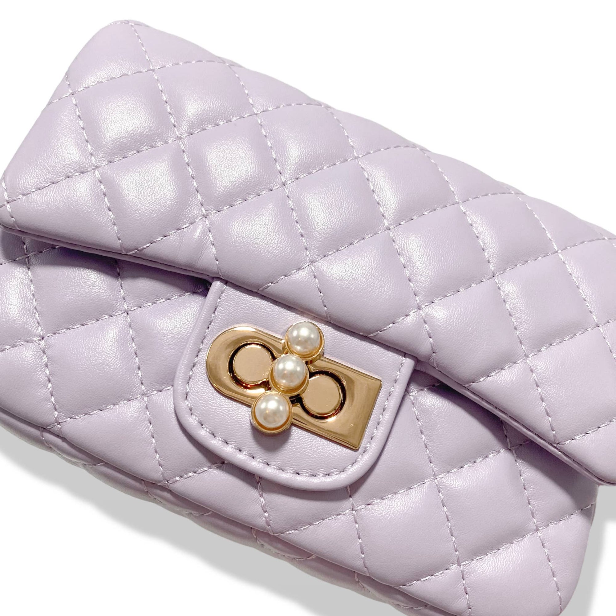 Pearl Closure Quilted Purse Black