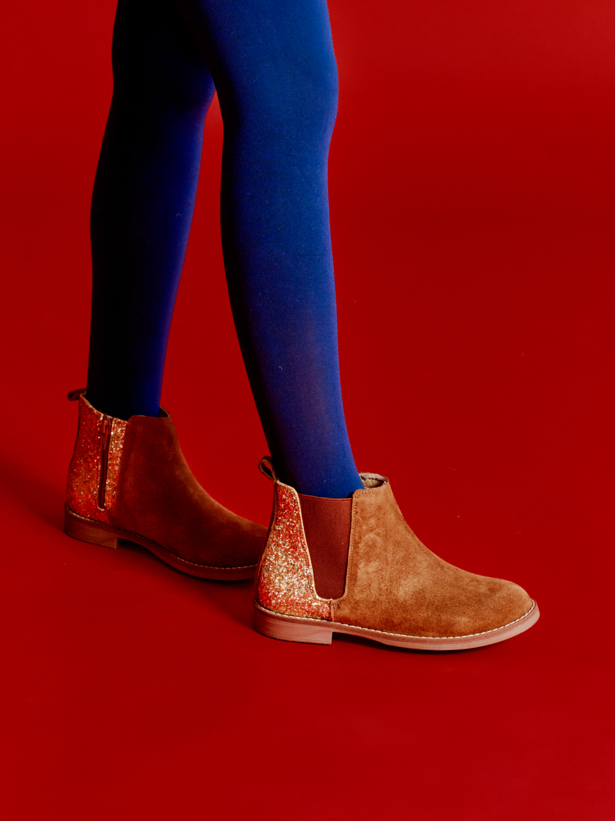 Olivia Camel Chelsea Boots