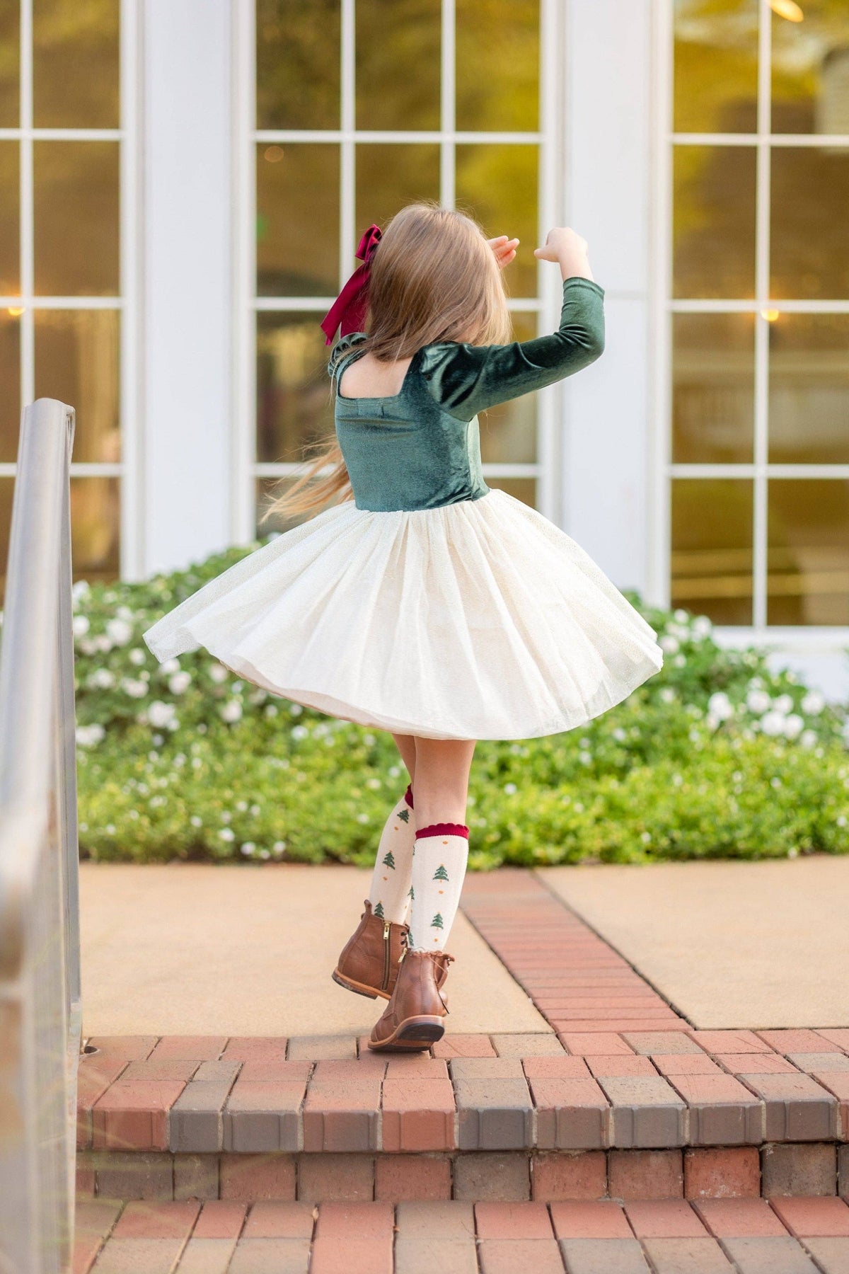 Tree Farm Scalloped Knee Socks